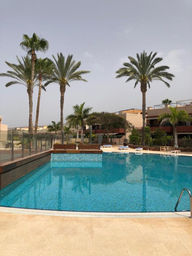 2 Bedroom With Parking, Wifi, Views & Heated Pool プラヤ・パライソ エクステリア 写真